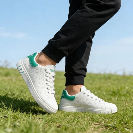 New Men Casual Shoes Summer Breathable Skate Shoes Korean Style Trendy Comfortable Versatile White Sneakers