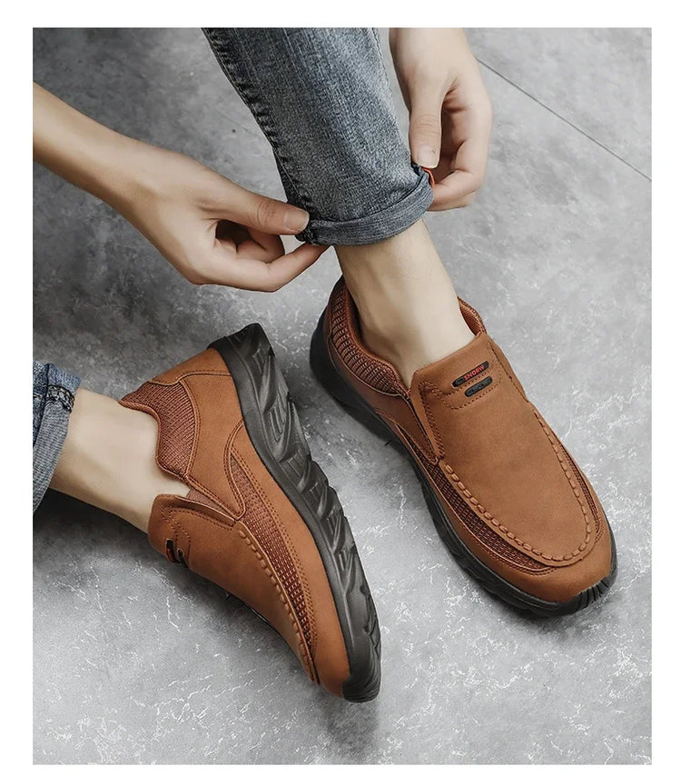 Scarpe Casual in pelle da uomo mocassini traspiranti Sneakers da uomo 2024 nuove scarpe da ginnastica piatte in pelle comode da uomo scarpe da uomo