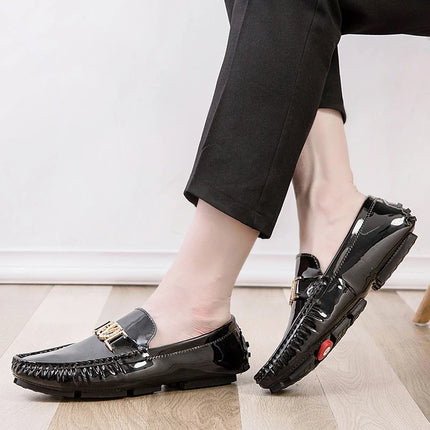 Scarpe a cuffia da uomo, scarpe slip-on primaverili ed estive, scarpe da uomo alla moda in pelle verniciata stile coreano, scarpe pigre basse, scarpe casual, fatte a mano