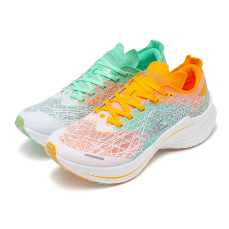 Scarpe da Corsa ONEMIX per Uomo con Piastra in Carbonio, Assorbimento degli Urti, Tecnologia Ultra-Leggera e Reattiva, Sneakers per Sport all'Aperto PlatiNum