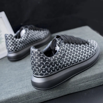 Couple white Shoes men 2024 new men's shoes trendy sports shoes  board shoes letters casual leather shoes white soft-soled shoes