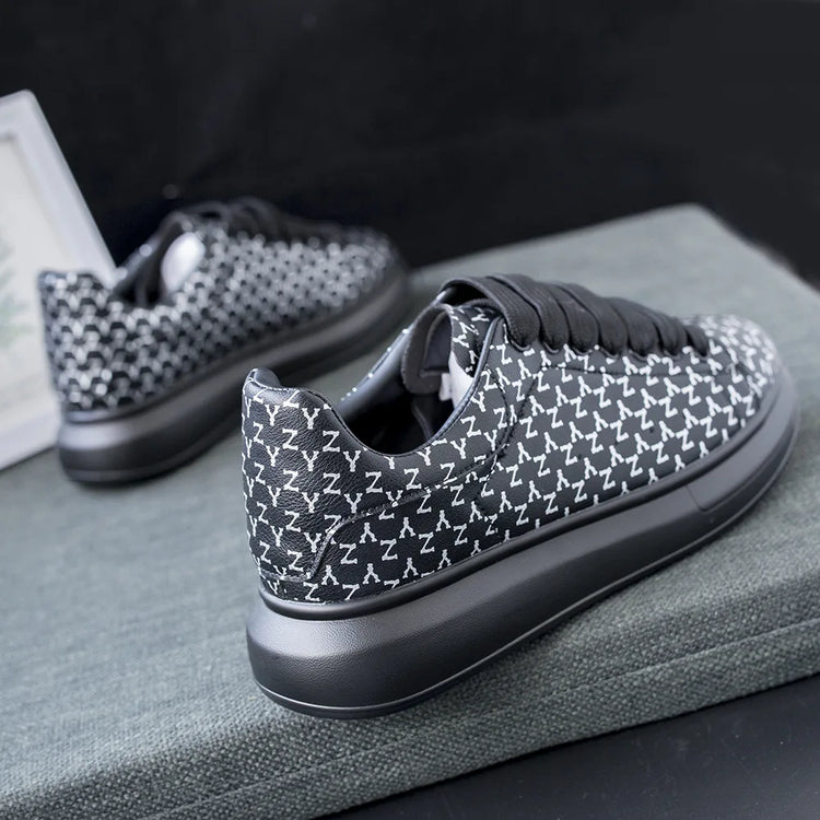 Couple white Shoes men 2024 new men's shoes trendy sports shoes  board shoes letters casual leather shoes white soft-soled shoes