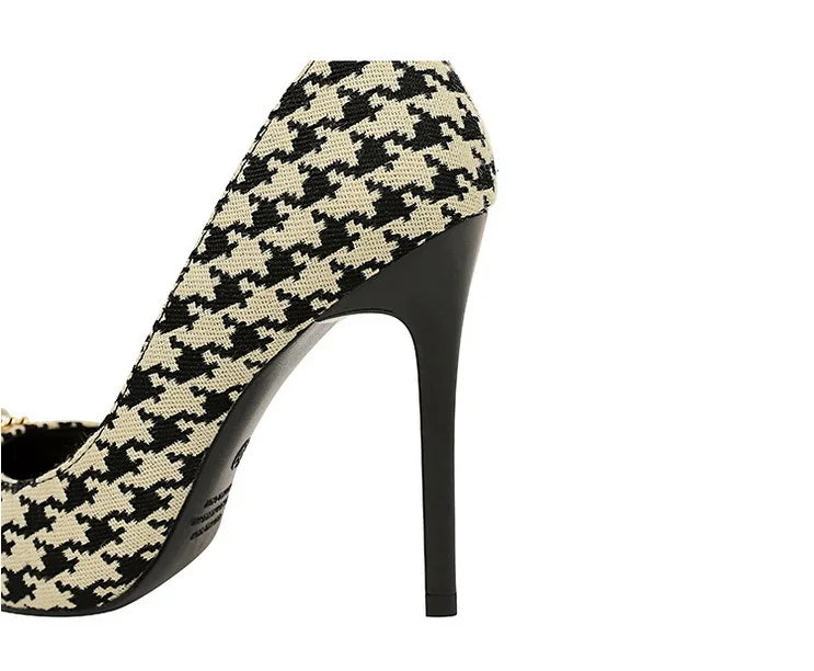 BIGTREE Scarpe 2026 Primavera Donna Pompe Catena di metallo perlato Tacchi alti Grana a quadri Tacchi a spillo Tacchi da donna Scarpe da banchetto di lusso 43 platinumshop