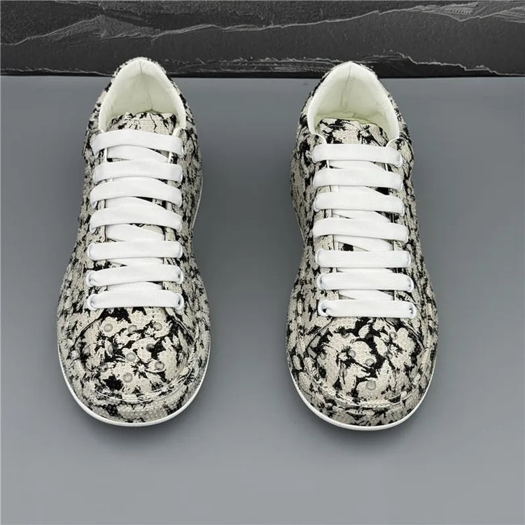 2026 New Rhinestone Spikes Flat Leather Shoes Fashion Men Embroidery Loafer Dress Smoking Slipper Casual Diamond Shoe 38-43