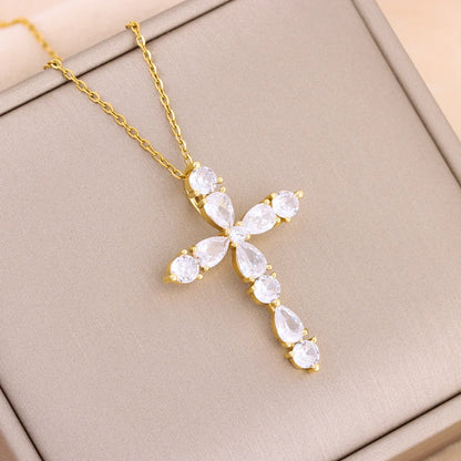 Nuova collana con ciondolo in cristallo di zircone alla moda per le donne Commercio all'ingrosso di gioielli con catena clavicola in acciaio inossidabile color oro dolce femminile