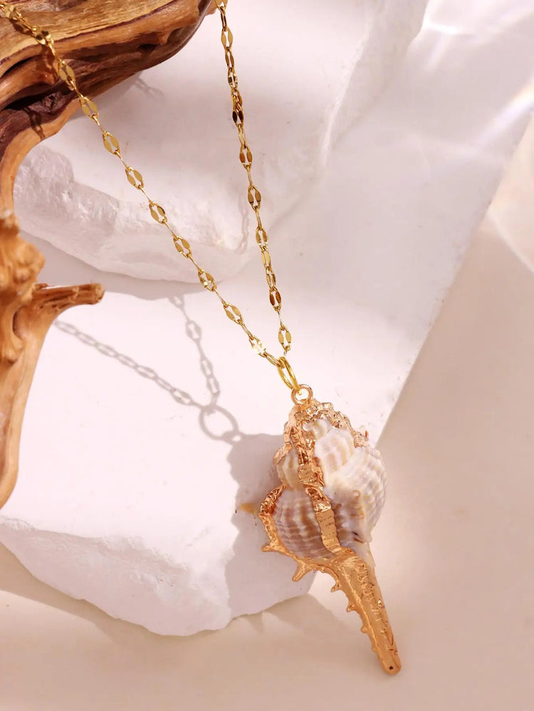 Retro Gold-Tone Shell Pendant Necklace Unique Layered DIY Fashion Jewelry for Women Perfect for Beach Vacations Gift Idea PlatiNum