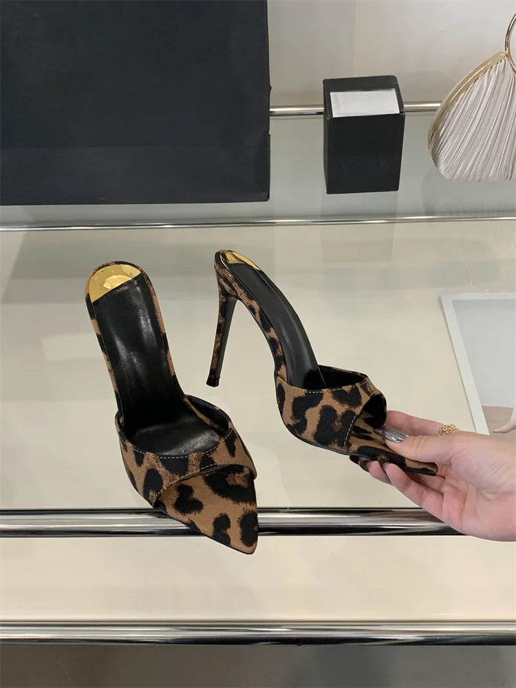 Hlieny 2026 Moda estiva Tacchi a spillo Donna Pantofole a punta Banchetto Abito Sandali Festa Matrimonio Mulo Presentazioni aziende produttrici giochi Scarpe