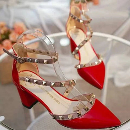 Rivetto Punta a punta Scarpe da donna sexy bianche Estate 2025 Sandali con fibbie per donna Tacchi alti Festa Matrimoni Calzature Tacco spesso H platinumshop