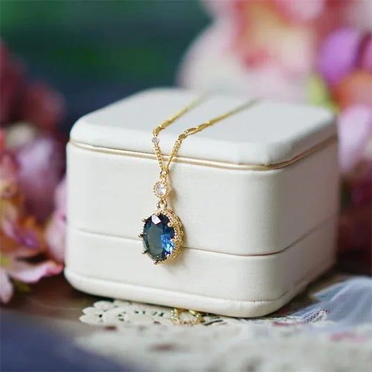 Huitan Collana con ciondolo in pietra blu ovale semplice ed elegante Splendidi accessori da sposa da sposa Regalo Gioielli di moda per le donne