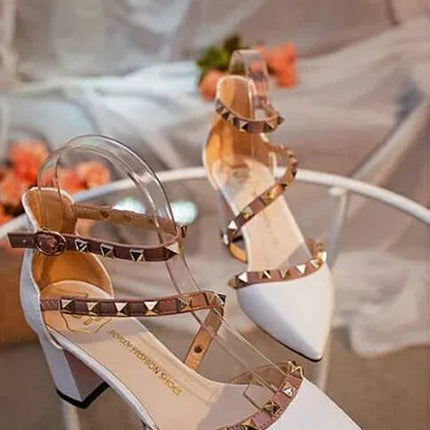 Rivetto Punta a punta Scarpe da donna sexy bianche Estate 2025 Sandali con fibbie per donna Tacchi alti Festa Matrimoni Calzature Tacco spesso H platinumshop