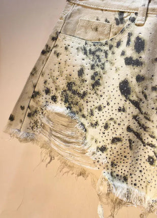 2025 Abiti estivi, Nuovi pantaloncini di jeans con bordo ruvido indossato a vita alta con perforazio