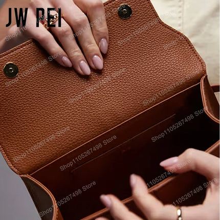Borsa a Mano Mini Elise di Lusso JW PEI, Borsa a Tracolla in Pelle Martellata alla Moda per Serate Eleganti da Donna