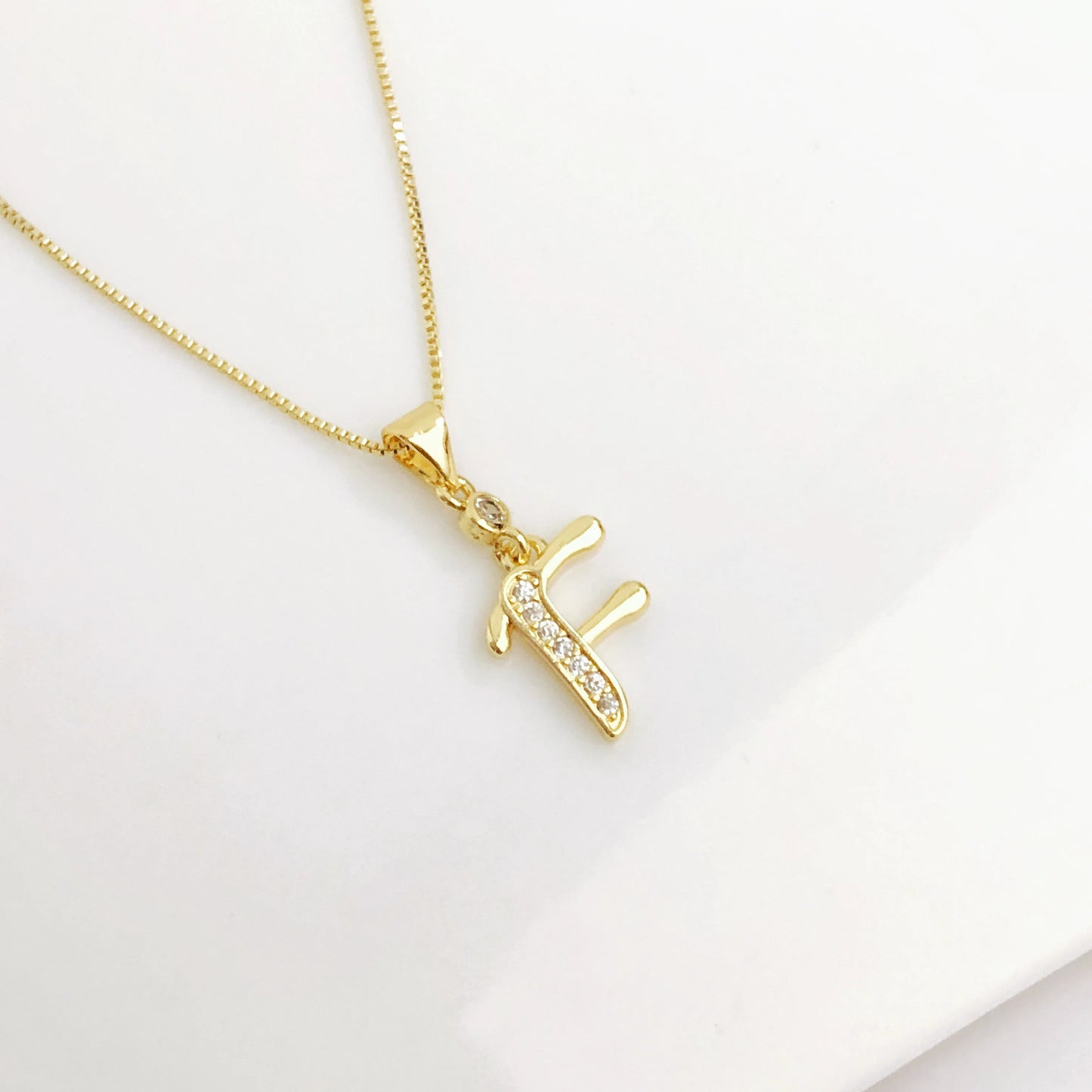 Collana di lusso AZ Collana con ciondolo con lettera iniziale minuscola per donna Placcato in oro CZ Zircone Gioielli delicati di moda