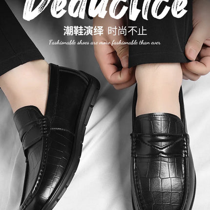 Scarpe da uomo in pelle, stile britannico casual e alla moda, un passo sui mocassini pigri