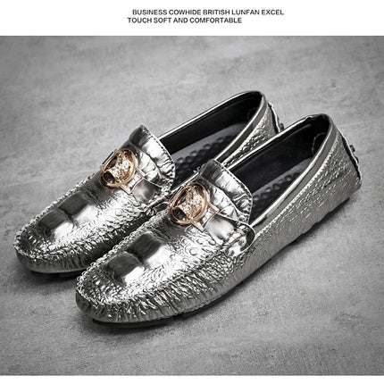 Scarpe da uomo slip-on modello coccodrillo 2025 Primavera ed estate Moda britannica alla moda in pelle lucida lucida pigra casual Beanie scarpe fatte a mano