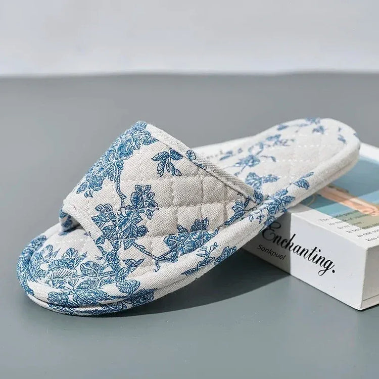 Nuove pantofole da casa Scarpe da pavimento floreali in morbido cotone Pantofole da interno antiscivolo leggere alla moda Pantofole da coppia per camera da letto