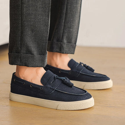 Mocassini fatti a mano in pelle scamosciata per il tempo libero Passeggiata Scarpe casual maschili Nuovo design Casual Slip on Flats Scarpe da guida versatili Mocassini