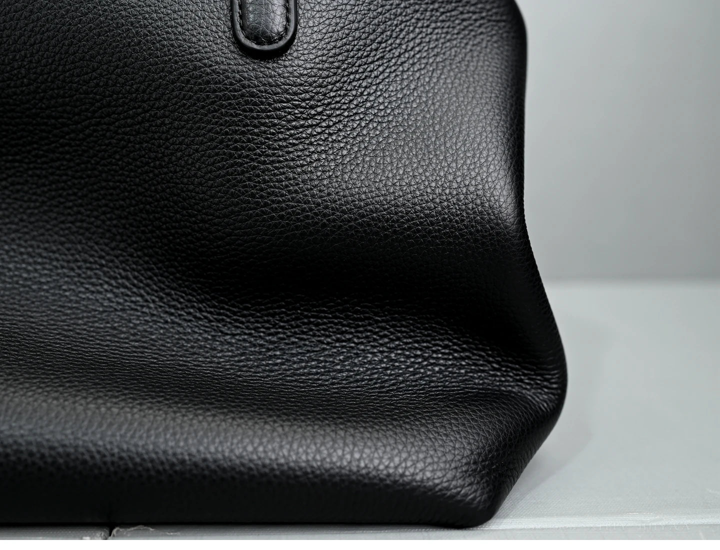 XHTY Genuine Leather Shoulder Bag Underarm Bag Women Soft Large Capacity Bowling Bag Simple Fashion Top Layer Cowhide New Model