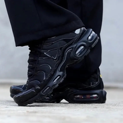 Nike Air Max Plus TN Triple Black Women's Air Cushion Comfortable Retro Sports Running Shoes FB8479-001