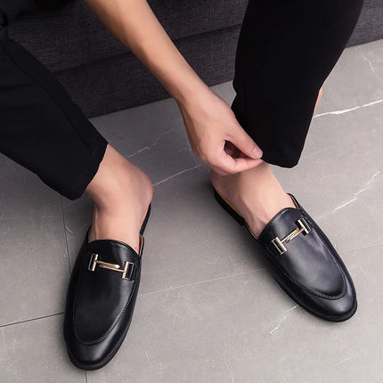 Mezze pantofole da uomo di moda 2022 Scarpe da uomo in pelle di alta qualità Muli classici Mezze scarpe antiscivolo Uomo Estate Mocassini bianchi