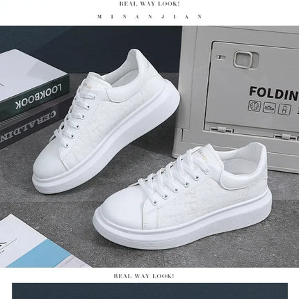 2026 Men's Casual Shoes Spring and Autumn Flat-soled Casual Leather Shoes Sports Shoes Black and White Men's Thick-soled Shoes