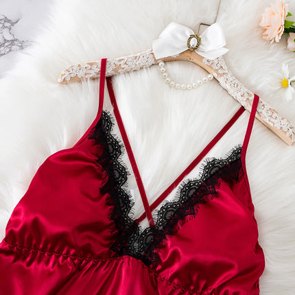 Luxe Plus - Chemise in raso rosso taglia: intricati accenti di pizzo nero, design a V profondo per un fascino romantico ed elegante. biancheria intima sexy calda