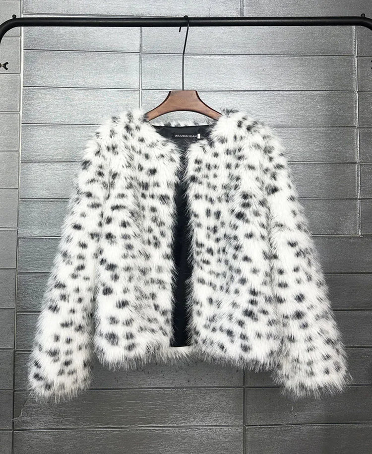 ZADORIN Preppy Style White Leopard Black Dots Faux Fur Coat Women O-Neck Furry Short Faux Fur Jacket Winter Clothes Women 2025