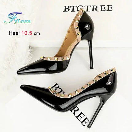 2025 Nuovo Sexy Nero Sottile Tacchi Alti 10.5 Centimetri Scarpe da Donna Testa A Punta Rivetto Pompe da Donna in Pelle Verniciata Stiletto Scarpe da Discoteca platinumshop