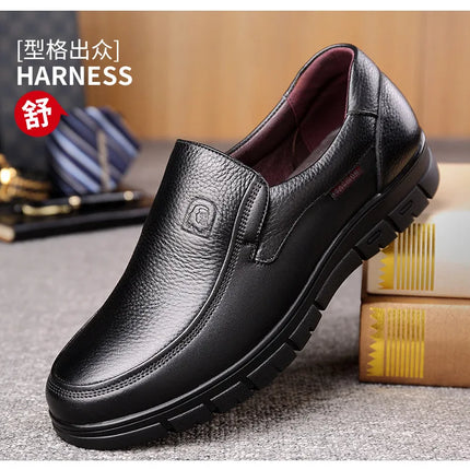 Scarpe estive nuove da uomo in pelle con suola morbida Scarpe basse casual Scarpe da passeggio per esterni Scarpe comode in morbida pelle alla moda Mocassini