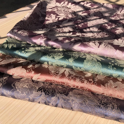 Tessuto jacquard con motivo peonia in rilievo bicolore al metro per gonne, pigiami, cucito, tessuto Hanfu stampato, delicato sulla pelle, sottile e morbido