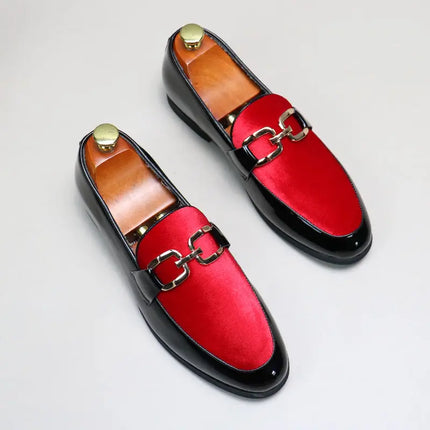 Scarpe in pelle da uomo alla moda Mocassini da sposa per feste Mocassini con bottoni in metallo Uomo Slip-on Comodo da guida Popolare Club Flats