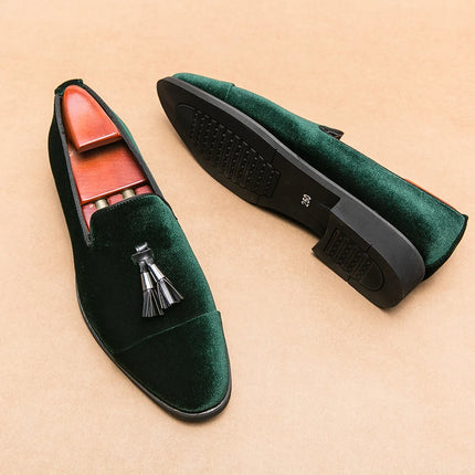 Mocassini verdi in pelle scamosciata di marca di lusso da uomo slip-on nappa scarpe da sposa in morbida pelle appartamenti scarpe da uomo scarpe casual scarpe in pelle nabuk