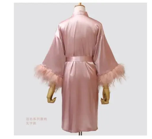 Donna piuma sposa damigella d'onore abito da sposa raso Kimono accappatoio abito da notte ricamo lettera camicia da notte scollo a v Lingerie