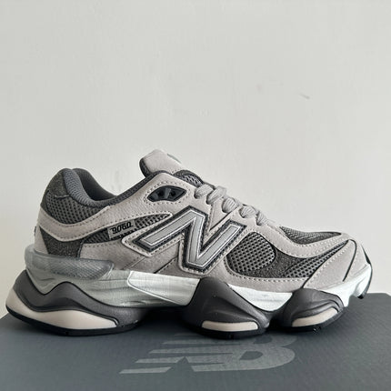 Hot sales Men/Women 9060 Reflective Athletic Shoe Unisex Low Top Outdoor Shockproof Lightweight Running
