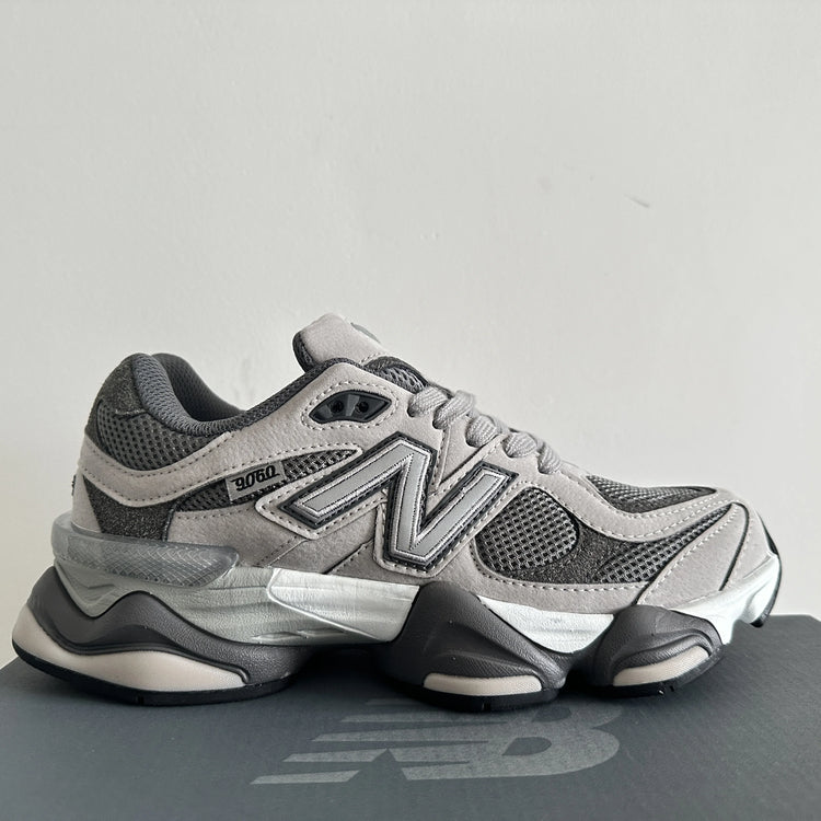 Hot sales Men/Women 9060 Reflective Athletic Shoe Unisex Low Top Outdoor Shockproof Lightweight Running