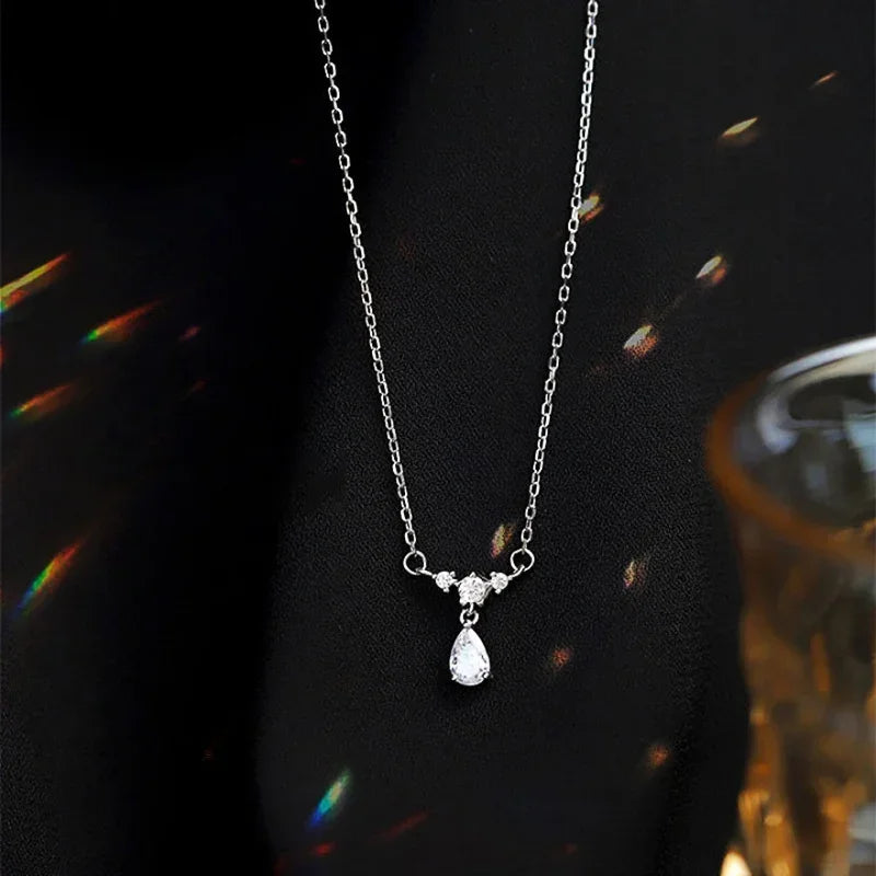 CAOSHI Collana con ciondolo color argento estetico per donna Temperamento Dolce da indossare ogni giorno Regali di gioielli Accessori con zirconi