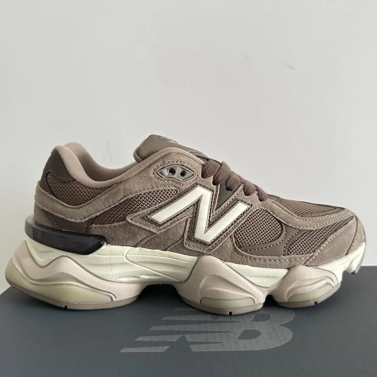 Hot sales Men/Women 9060 Reflective Athletic Shoe Unisex Low Top Outdoor Shockproof Lightweight Running