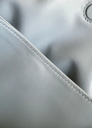 Borsa a secchiello mini in morbida pelle azzurra, borsa a tracolla di lusso multiuso