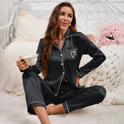 Vestiti per la casa delle donne Pigiama in raso Autunno Tasca a maniche lunghe Ricamo a forma di cuore Top e pantaloni Pigiama Femme Loungewear Pj Set