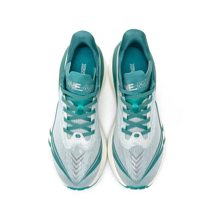 ONEMIX YUE SHUANG Scarpe da corsa estive da uomo Design leggero Asciugatura rapida Maratona Supporto per l'assorbimento degli urti Sneakers da uomo PlatiNum