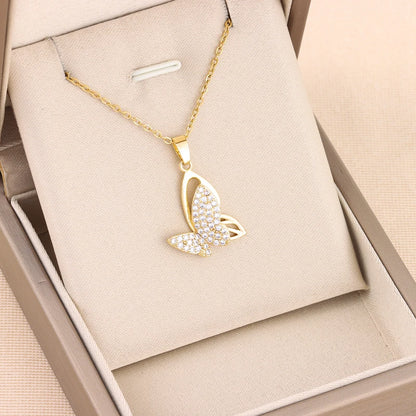 Collana con ciondolo a farfalla di lusso con luce di nuovo temperamento per le donne gioielli da sposa da donna con catena a collo in acciaio inossidabile femminile carino