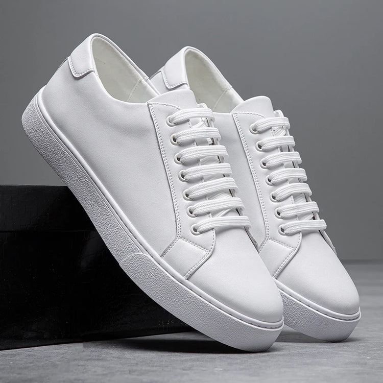 New Men Casual Sports Vulcanized Shoes Comfortable Fashionable Flat Heeled Leather Shoes Outdoor Driving Travel Brand Shoes Men