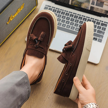 Mocassini fatti a mano in pelle scamosciata per il tempo libero Passeggiata Scarpe casual maschili Nuovo design Casual Slip on Flats Scarpe da guida versatili Mocassini