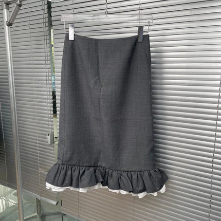 A new autumn/winter 2025 elegant and stylish body-hugging skirt with multi-layered ruffled edges and flower buds for women PlatiNum