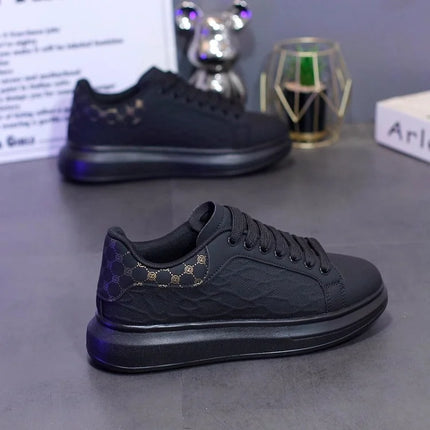 Spring Summer Men's Fashionable Lightweight Sport Shoes Thick Bottom Trendy White Sneakers Breathable Comfortable Running Shoes