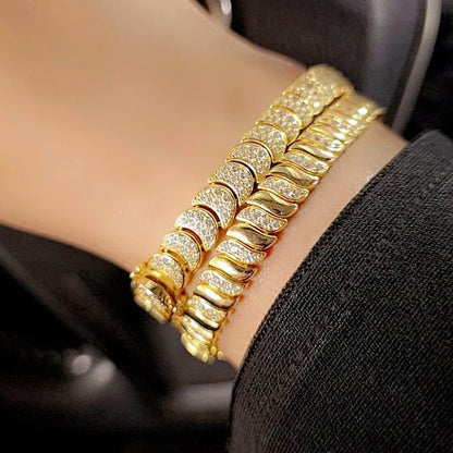 2025 Nuova collana a catena serpente unisex color oro a spina di pesce con perline catena a maglie pavimentata 5A CZ girocollo a forma di luna per gioielli da donna