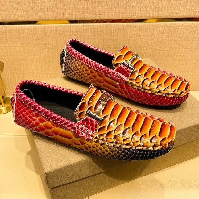 Mocassini firmati per uomo 2026 Nuovi mocassini fatti a mano 39-48 Appartamenti Casual Scarpe in pelle di serpente Mocassini da uomo comodi di lusso Scarpe taglia