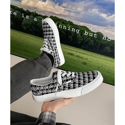 Designer Canvas Casual shoes for men  Flats Vulcanized Shoes Original printed sneakers male Skateboard street shoes men Tennis