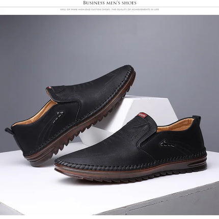 Scarpe da uomo di alta qualità Calzature in pelle fatte a mano Scarpe da lavoro casual da uomo Scarpe da ginnastica da viaggio con suola morbida per esterni Mocassini di marca
