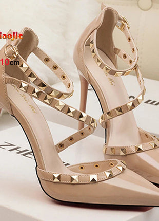 Scarpe tacco alto da donna estive in Europa e America Moda punta a punta bocca superficiale rivetto scava fuori sandali a spillo da discoteca platinumshop